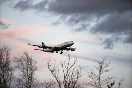 Reuters: United Airlines si Alaska Airlines au reluat zborurile