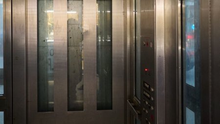 Cele mai ciudate recorduri Guiness. O femeie de 76 de ani a ramas blocata 6 zile intr-un lift, in <span style='background:#EDF514'>CIPRU</span>