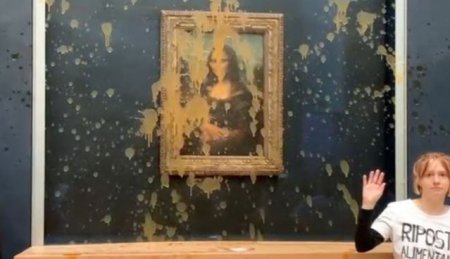 Protestatarii au aruncat cu supa in tabloul Mona Lisa de la Louvre din Paris / Protestar: 