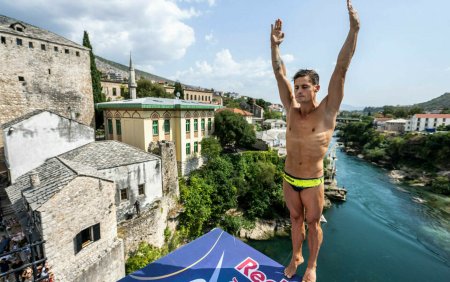 Constantin Popovici, noul campion din Seria Mondiala Cliff Diving