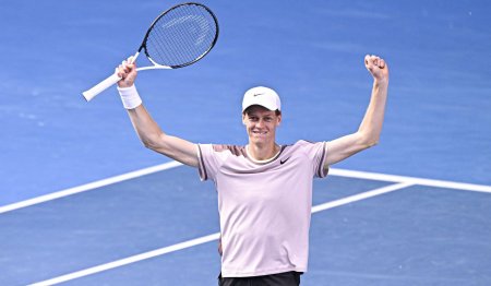 Jannik Sinner a castigat Australian Open, primul sau titlul de Grand Slam. Italianul l-a invins pe rusul Medvedev, dupa 0-2 la seturi