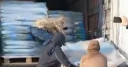 Camioane cu carne si grau din Romania, atacate de fermierii francezi. A fost un vandalism total VIDEO