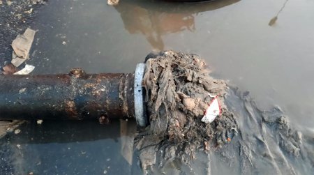 Specialistii Apa Ilfov avertizeaza cu privire la obiectele care infunda pompele de canalizare