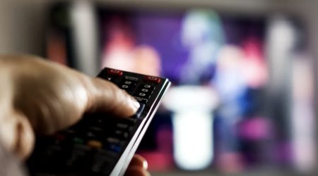 Auchan vinde un Smart TV la reducere. Specificatii, pret & disponibilitate