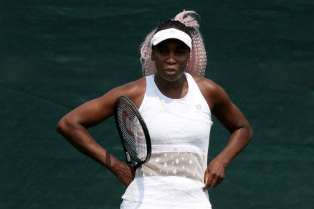 <span style='background:#EDF514'>VENUS</span> Williams indemnata de Serena sa nu renunte la tenis: M-a rugat frumos, asa ca am de gand sa ma intorc pe teren