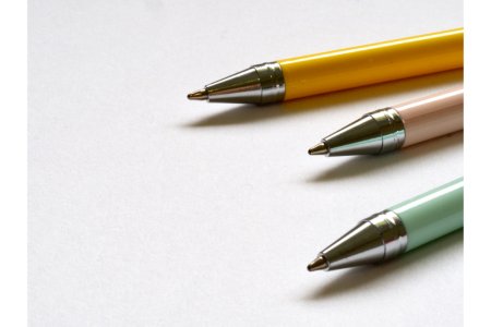 Pixuri personalizate: instrumente de scris care fac diferenta