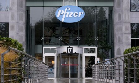Pfizer a raportat un profit trimestrial surprinzator, beneficiind de reduceri de costuri si de o cerere peste asteptari pentru tratamentul sau anti-Covid