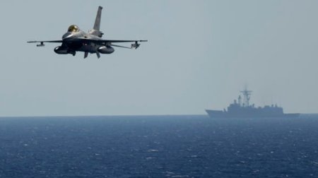 Un avion american de tip F-16 Fighting Falcon s-a prabusit in Marea Galbena