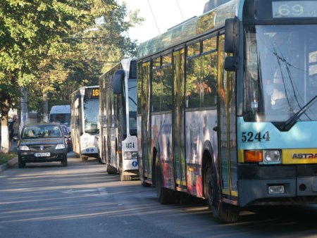 Societatea de Transport Public Timisoara angajeaza 150 de conducatori de tramvai, autobuz si troleibuz