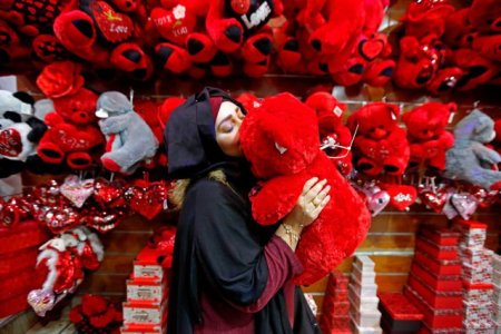 Sondaj: 72% dintre femei considera ca o cina romantica e un cadou suficient de Valentine's Day