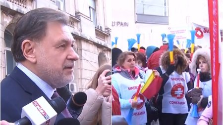 Protest SANITAS, in fata Ministerului Sanatatii | Alexandru Rafila a vorbit cu protestatarii: Ne dorim doua lucruri