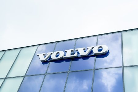 O alta lovitura pe piata vehiculelor electrice: Volvo Cars va inceta finantarea producatorului EV Polestar in urma pierderilor inregistrate in ultimul an