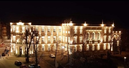 Palat al Justitiei din Romania, iluminat ca la Viena. Edificiul din vestul tarii este pus pe harta monumentelor istorice