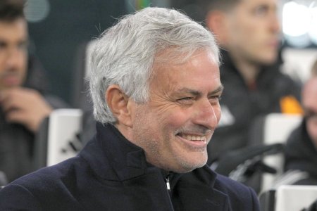 Jose <span style='background:#EDF514'>MOURINHO</span> planuieste o mutare de senzatie: Simte ca are treburi neterminate acolo