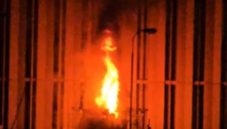 Incendiu puternic la un transformator electric al Hidrocentralei Portile de Fier 1. Intervin pompieri din mai multe judete