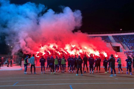 Ultrasii FCU Craiova, prezenti la antrenament » Mesaj clar transmis jucatorilor: Stiinta bate Dinamo