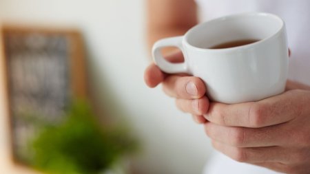 Ceaiul care hraneste creierul si imbunatateste memoria. Efectul benefic atunci cand este combinat cu cofeina