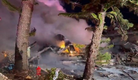 Un avion s-a prabusit peste mai multe case, in Florida. Sunt morti si in aeronava si la sol / VIDEO