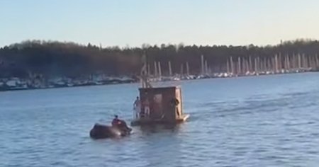 Accident spectaculos cu o masina Tesla cazuta in mare, filmat de niste romani in Norvegia. Cum au fost salvati pasagerii | VIDEO