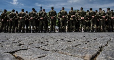 Numarul militarilor din armata germana s-a redus la 181.500: Avem nevoie de <span style='background:#EDF514'>BARBATI SI FEMEI</span> pentru misiuni