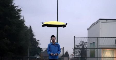 Umbrela zburatoare, inventata de un YouTuber. Cum functioneaza ultimul gadget construit cu ajutorul unei <span style='background:#EDF514'>IMPRIMANTE</span> 3D VIDEO