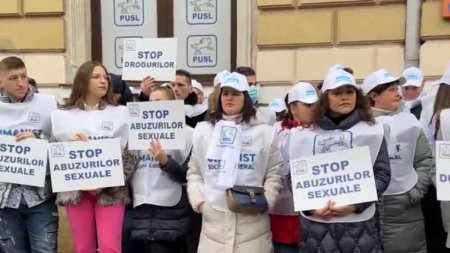 PUSL, protest la Cluj: cerem Parchetului sa faca lumina in cazul fondatorului <span style='background:#EDF514'>UNTOLD</span>, acuzat de abuzuri sexuale cu minori