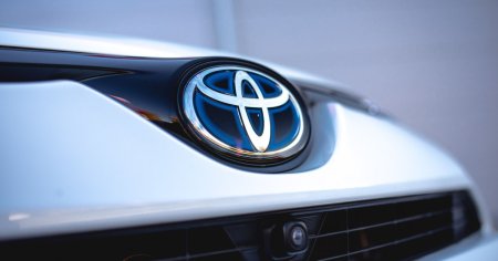 Toyota este pe cale sa depaseasca concurenta, pe masura ce masinile hibride devin tot mai populare