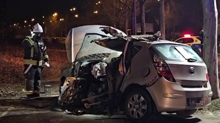 Accident cumplit pe Soseaua Sisesti din Bucuresti. Un <span style='background:#EDF514'>TANAR DE 18 ANI</span> a murit pe loc, dupa ce a intrat cu viteza intr-un copac
