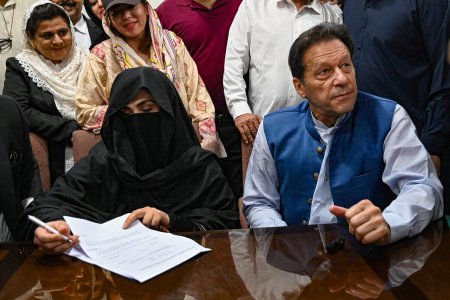 Curg condamnarile impotriva lui Imran Khan: fostul premier pakistanez si cea de-a treia lui sotie au primit 7 ani de inchisoare, pentru casatorie ilegala
