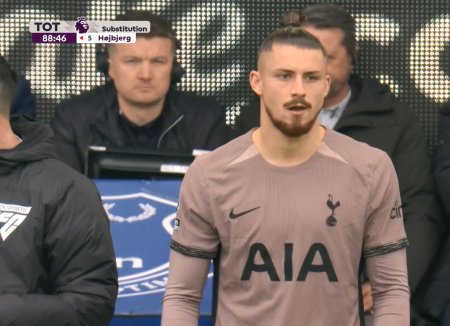 Tottenham e<span style='background:#EDF514'>GALATA</span> pe final de Everton. Dragusin a jucat cateva minute si a fost aproape sa provoace un penalty