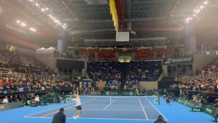Marius Copil pierde meciul cu Stefanos Tsitsipas la Cupa Davis