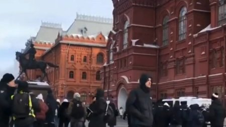 Proteste la Moscova, arestari langa palatul lui Putin. Peste 20 de jurnalisti ridicati de politie