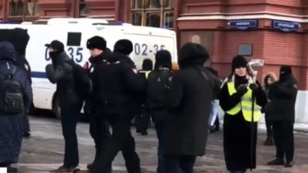 Proteste in Rusia! Zeci de participanti retinuti de politistii din Moscova