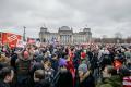 Manifestatie uriasa anti extrema dreapta in Germania: Cel putin 150.000 de persoane, in fata Reichstagului din Berlin