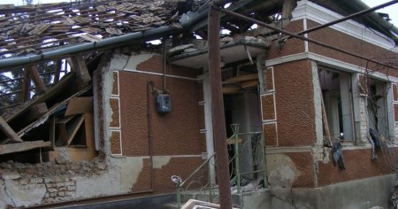Trei copii si tatal lor, dusi la spitale din Iasi cu arsuri in urma unei explozii puternice intr-o casa din Vaslui