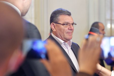 Deputatul Dumitru Coarna anunta ca a demisionat din AUR, alaturi de „toata filiala Calarasi”. Conducerea sustine insa ca l-a dat afara