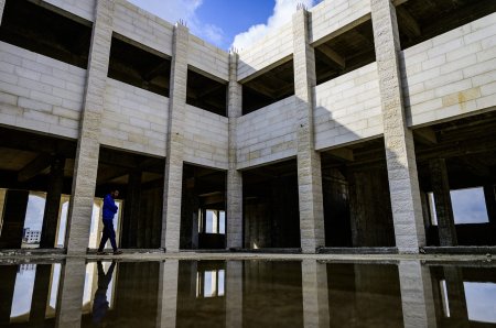 Solutia la care apeleaza Israelul pentru sectorul constructiilor, ramas fara forta munca: 65.000 de lucratori straini, in locul palestinienilor