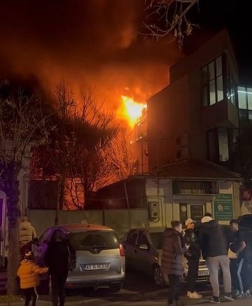 Incendiu izbucnit la un restaurant din Pitesti