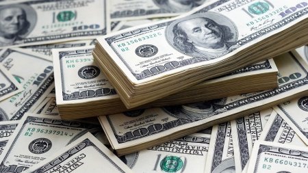 Irakul – Opt banci comerciale locale au interdictie de a se implica in tranzactii in dolari americani