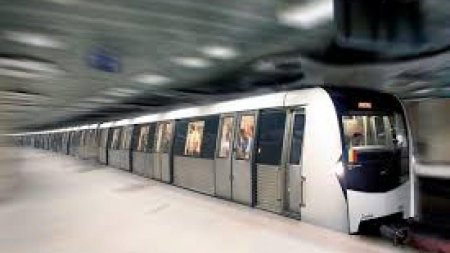 Circulatia metroului bucurestean, afectata de o persoana care <span style='background:#EDF514'>A INCERCAT SA SE SINUCIDA</span>