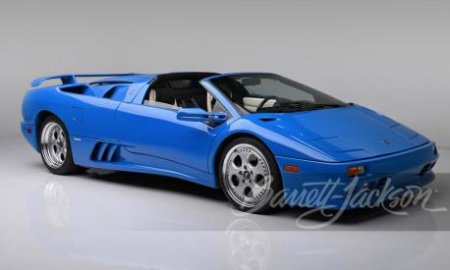 Lamborghini: Diablo-ul lui Trump s-a vandut la licitatie pentru 1,1 milioane de dolari