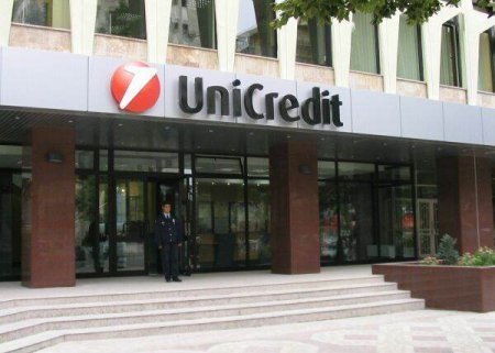 CNBC: Actiunile bancii UniCredit au atins luni cel mai ridicat nivel din 2015