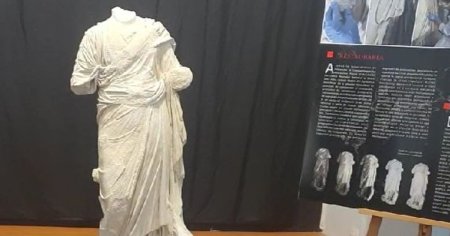 Statuie spectaculoasa, veche de 2.000 de ani, descoperita la Alba Iulia. Pe piata <span style='background:#EDF514'>ANTICHITATI</span>lor valoreaza 400.000 de lire