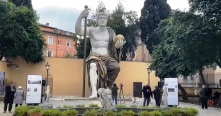 Statuia colosala a imparatului Constantin, reconstituita la Roma VIDEO