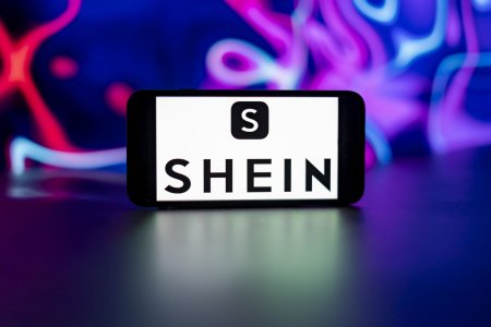 Gigantul Shein, care promoveaza fast-fashion pe steroizi, vrea sa se listeze la Bursa din New York, dar asteapta un semnal de la Beijing