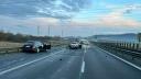 Sibiu: A vrut sa semnalizeze un accident pe autostrada si a fost <span style='background:#EDF514'>LOVIT DE MASINA</span> din spate