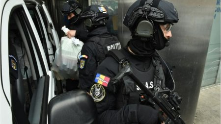 Tanar urmarit international pentru atacuri cu bomba, prins de trupele speciale langa Bucuresti