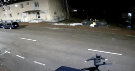 Barbatul care a avariat 19 masini pe o strada din Suceava, retinut. Momentul a fost surprins de o camera de supraveghere VIDEO