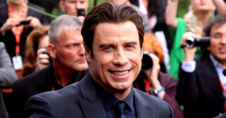 John Travolta incanta publicul de la Sanremo la aproape 70 de ani