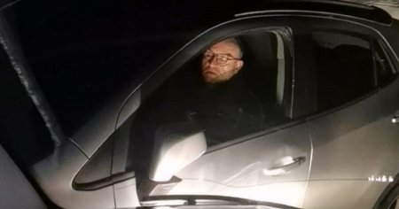 Primar din Cluj, prins baut la volan si filmat in timp ce manca zapada ca sa ii scada alcoolemia: 